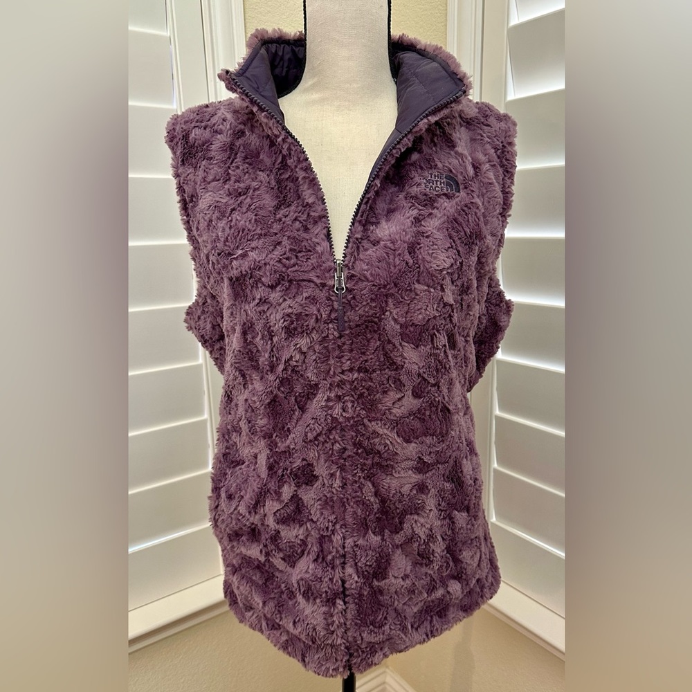 The North Face women’s XL mossbud swirl vest